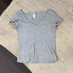 H&M Light Heather Gray Short Sleeve V-Neck Tee